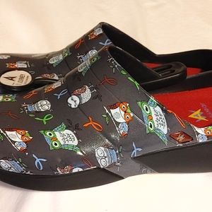 Oil and slip resistant clogs